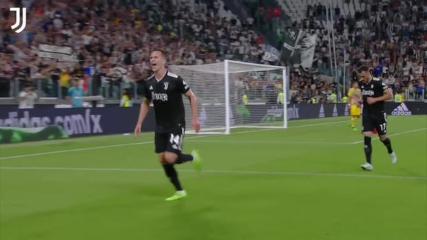 Milik's first goal for Juventus